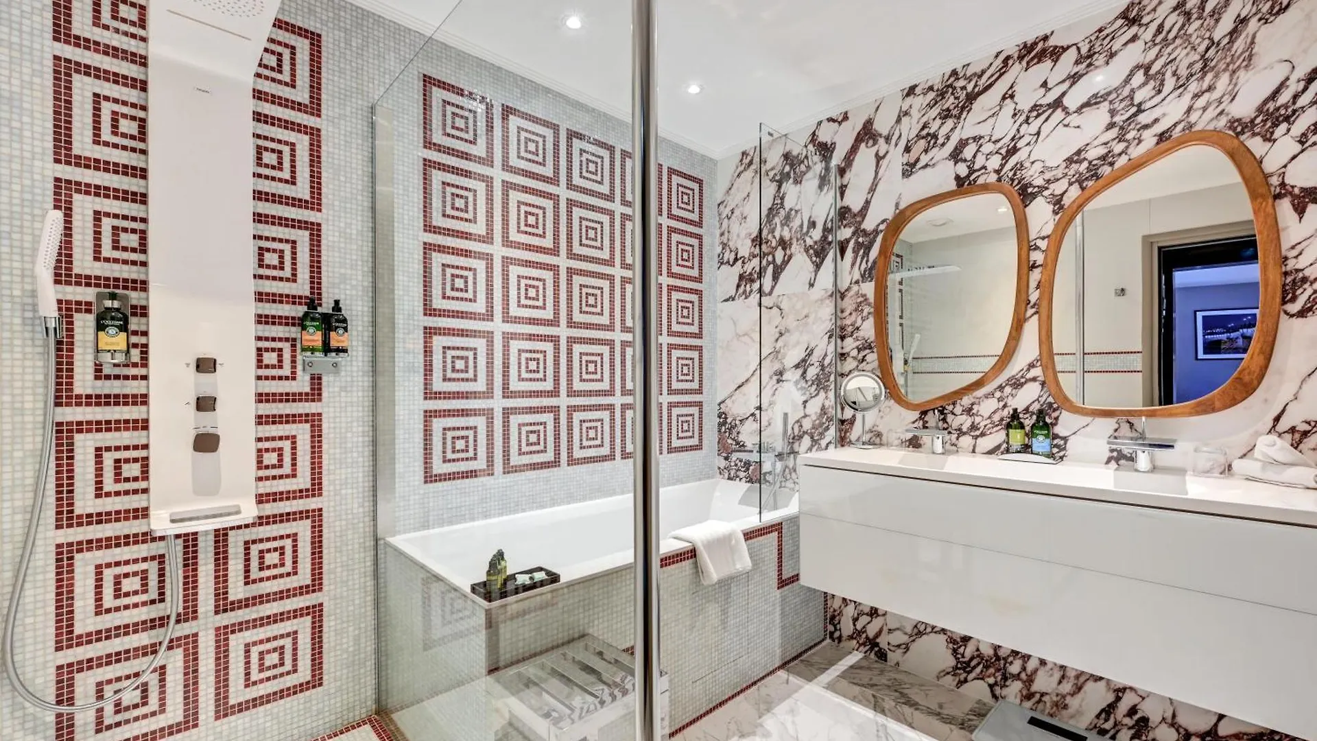 The One Alma Paris Hotel