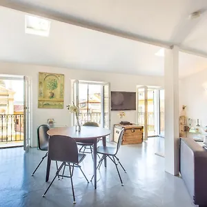  Apartment Ross 5- F2, Lumineux, Balcon, Loft, Clim, Vieux-nice France