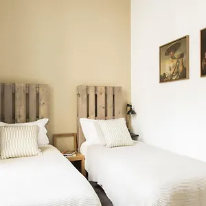 Apartment Rue Charlot Le Marais, Paris